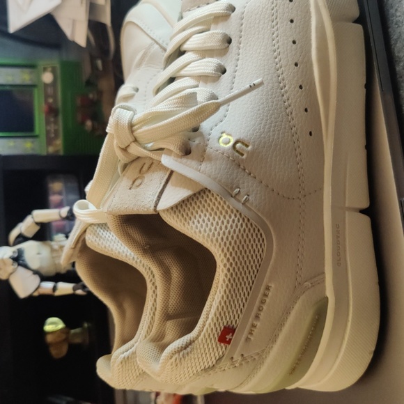 On Cloud The ROGER Centre Court Tennis  Shoe White Gum Women's Sz 5.5 New - Picture 3 of 4